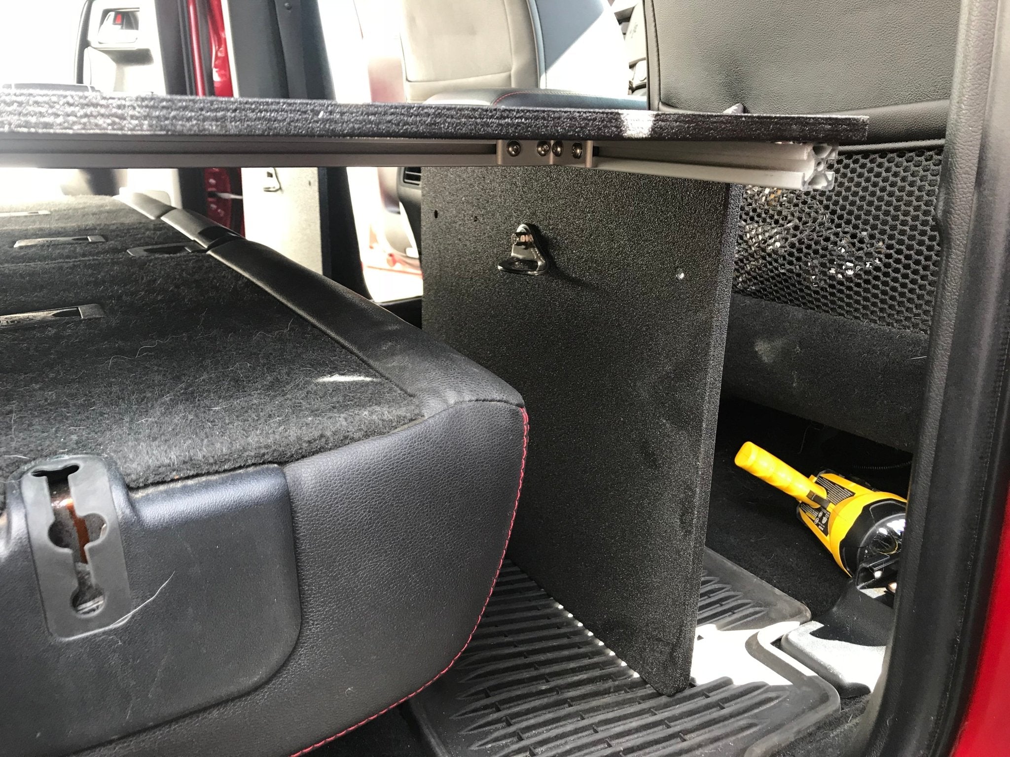 Toyota 4Runner 2010-2024 5.ª generación: sistema de placa de eliminación de asientos de la segunda fila: altura del módulo