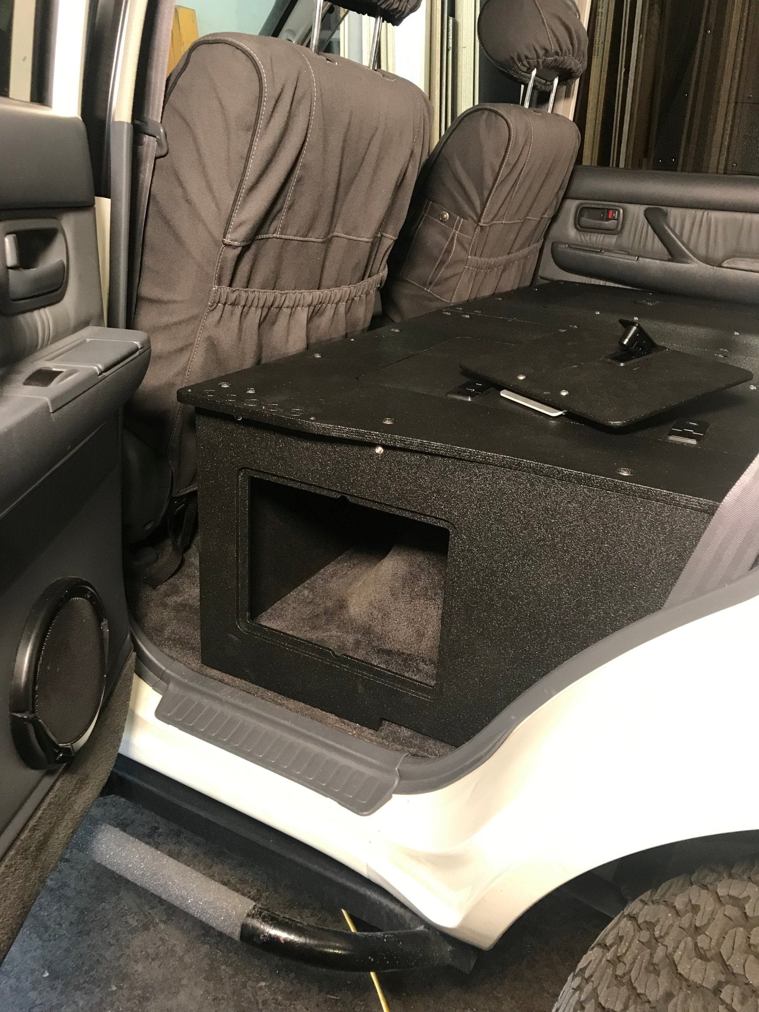 Toyota Land Cruiser 1991-1997 Serie 80 - Sistema de placa de eliminación de asientos de la segunda fila - Plataforma de altura del módulo