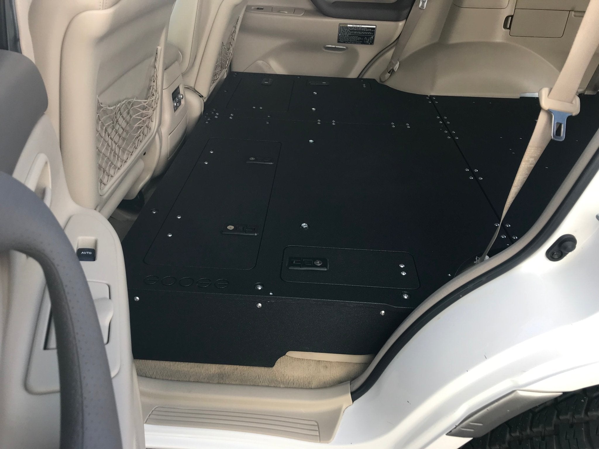 Toyota Land Cruiser 1998-2007 Serie 100: sistema de placa de eliminación del asiento de la segunda fila