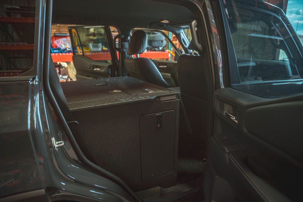 Toyota - Land Cruiser - 2024-Presente - LC250 - Serie Explore - Sistema de placa de eliminación de asientos - Segunda fila - Basado en módulos