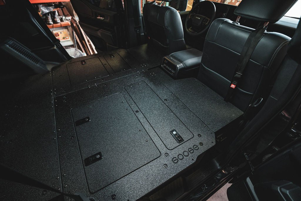 Toyota - Land Cruiser - 2024-Presente - LC250 - Serie Explore - Sistema de placa de eliminación de asientos - Segunda fila - Basado en placa