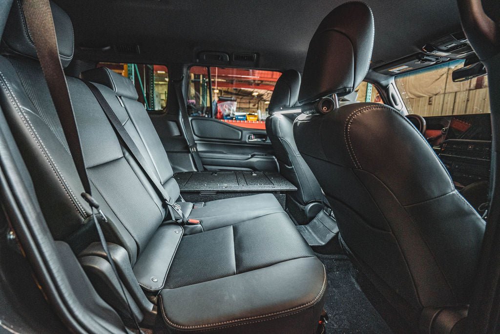 Toyota - Land Cruiser - 2024-Presente - LC250 - Serie Explore - Sistema de placa de eliminación de asientos - Segunda fila - Basado en placa