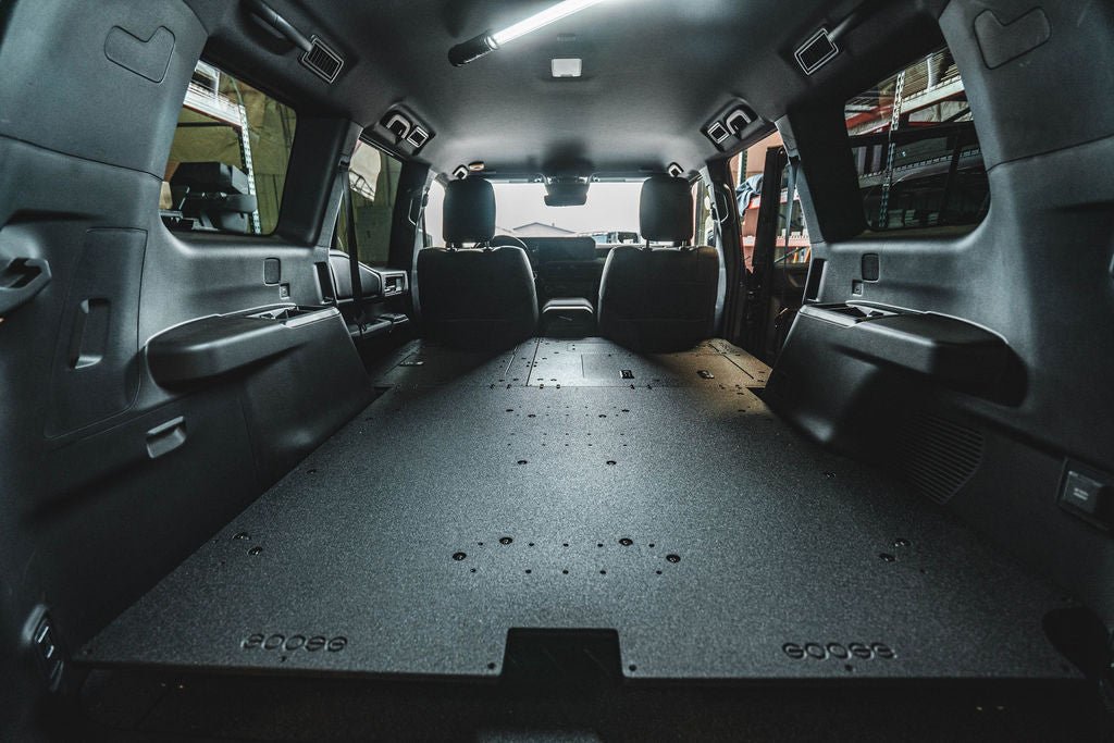 Toyota - Land Cruiser - 2024-Presente - LC250 - Serie Explore - Sistema de placa de eliminación de asientos - Segunda fila - Basado en placa