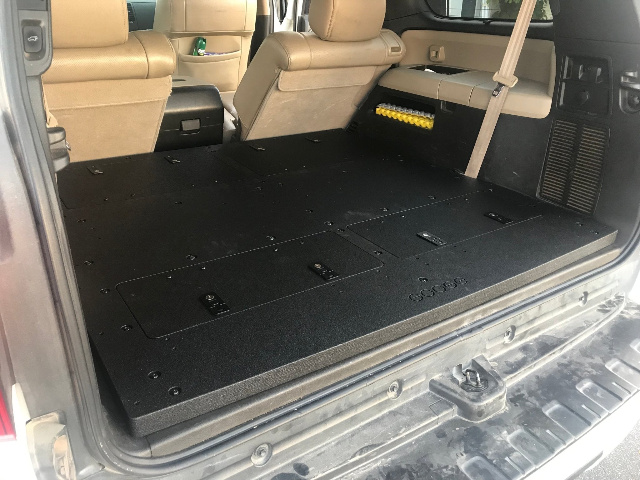 Toyota Sequoia 2008-2022 2.ª generación: sistema de placa trasera