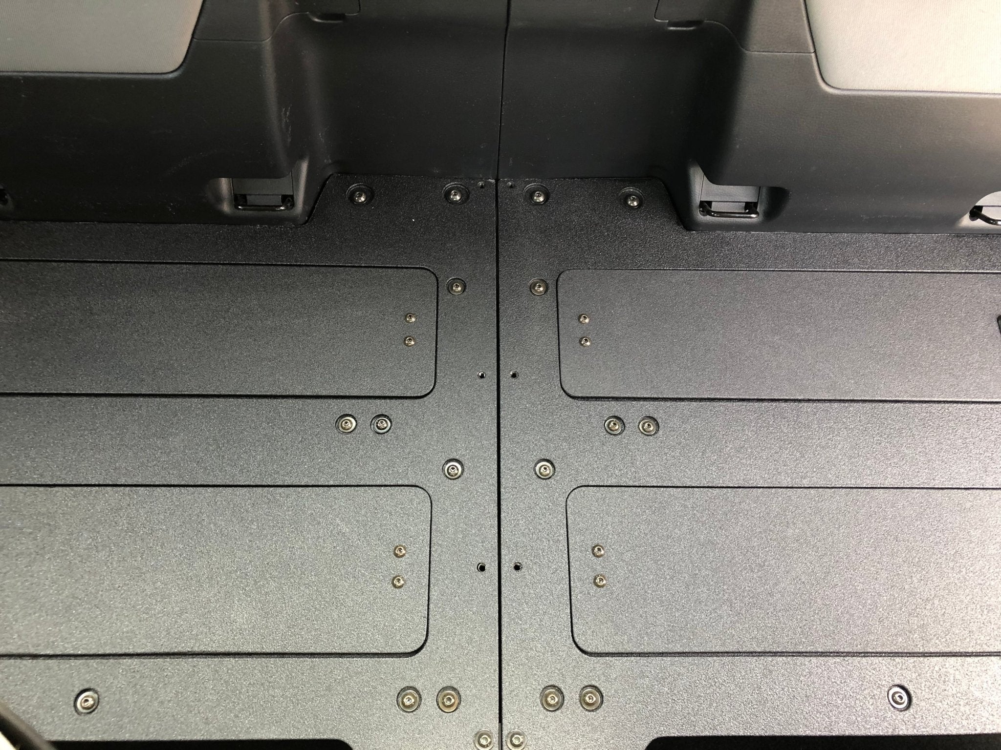 Toyota Tacoma 2016-2023 3.ª generación, cabina de acceso con asientos de fábrica: sistema de placa de eliminación de asientos de la segunda fila