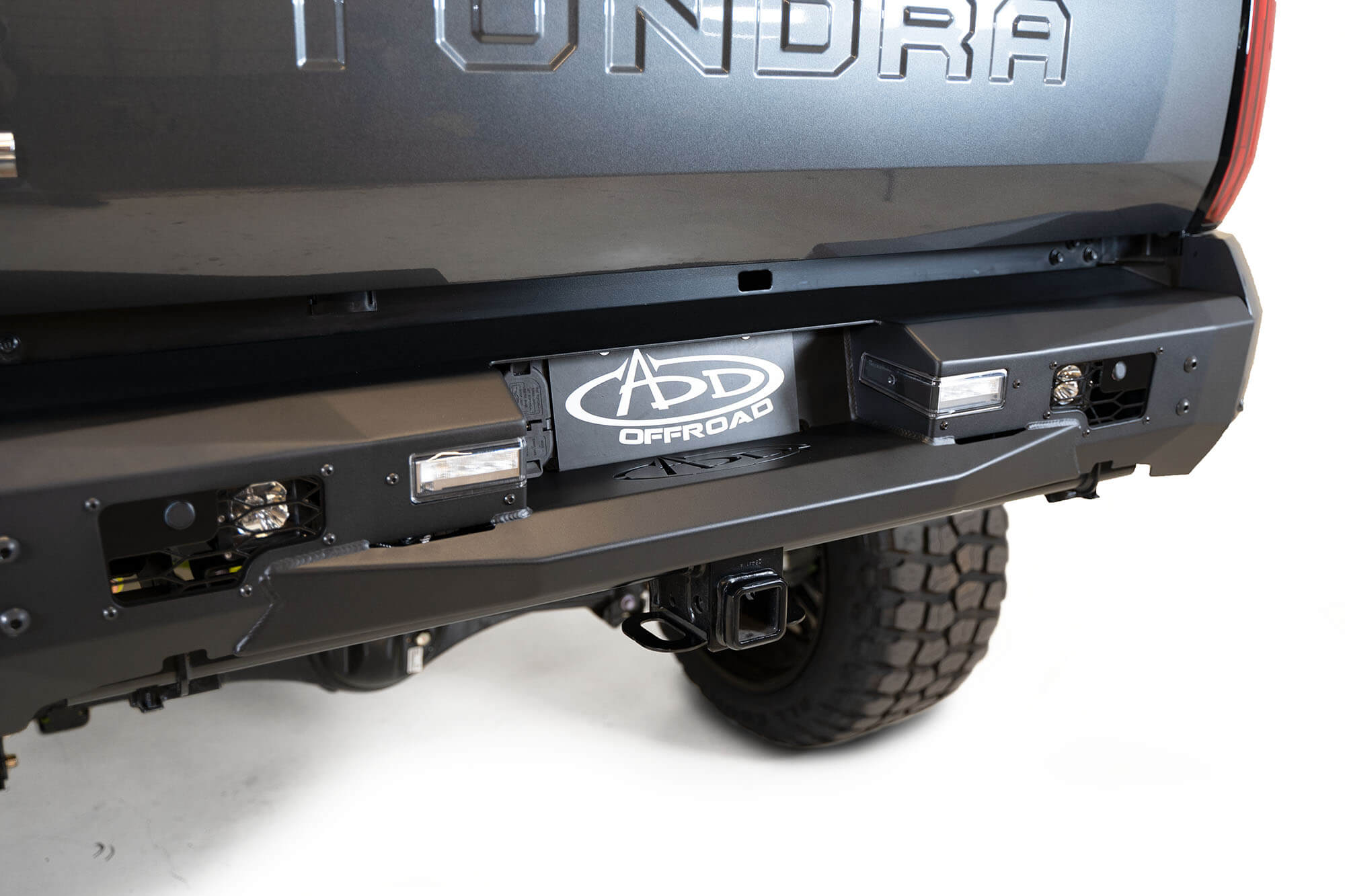 tundra-rear-bumper_370fa562-6627-4311-b978-c6c6f3e55cd8 - NVMOS