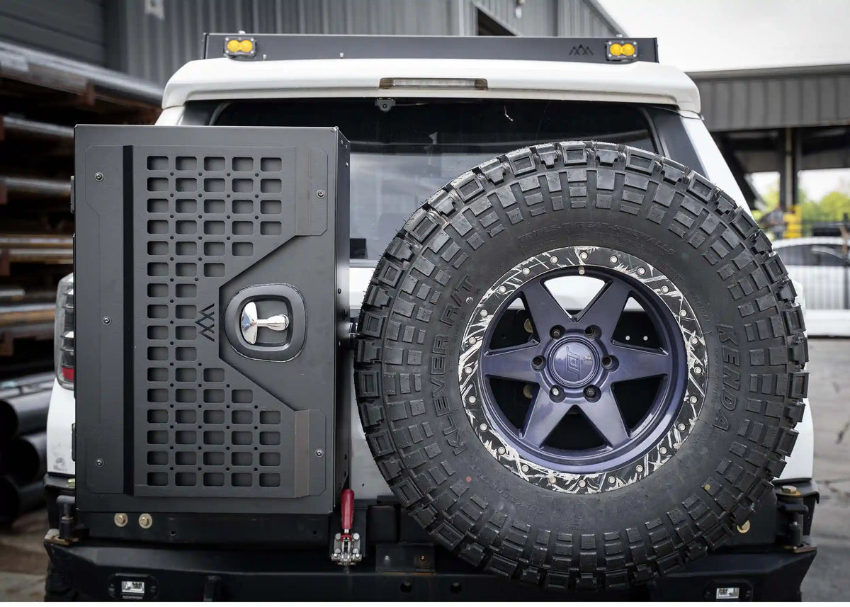 universal-aluminum-overland-off-road-gear-storage-box-closed - NVMOS