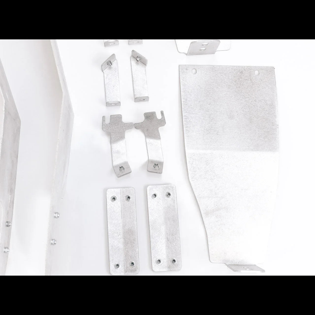 Aluminum skid plates and mounting brackets set for off-road vehicle protection