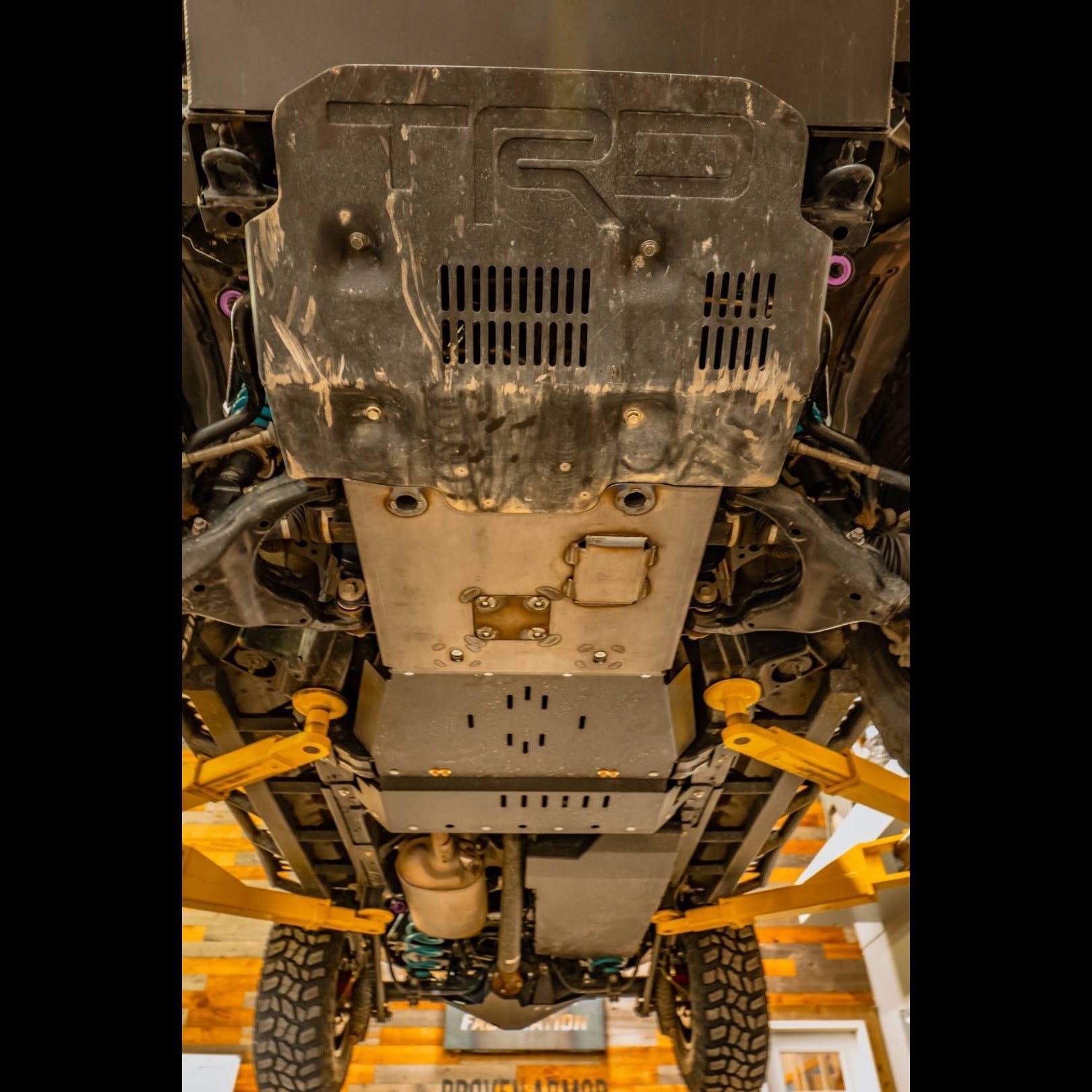 Placa protectora de protección TRD Pro Integration para C4 Fabrication 4Runner / 5.ª generación / 2010+