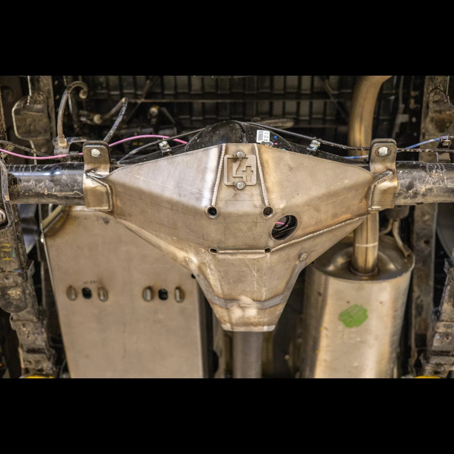 Heavy-duty steel differential cover for off-road vehicle undercarriage protection