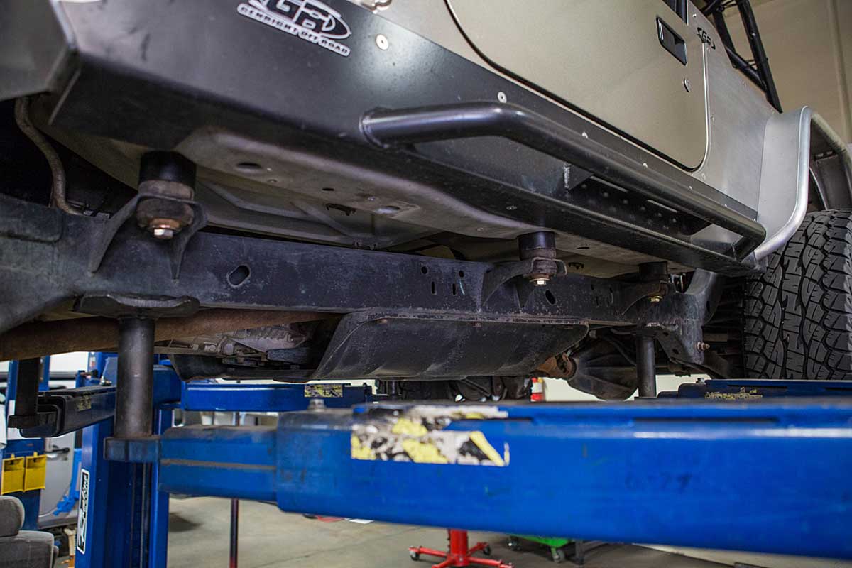 Exterior - Accessories & Mounts - Body Mount Kits