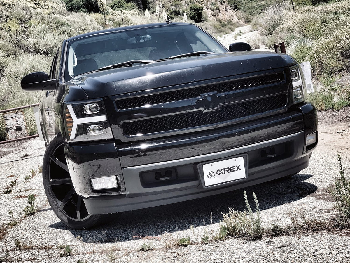 AlphaRex LUXX-Series LED Projector Headlights for Chevrolet Silverado 1500 / Chevrolet Silverado HD 2500/3500 - Jet Black