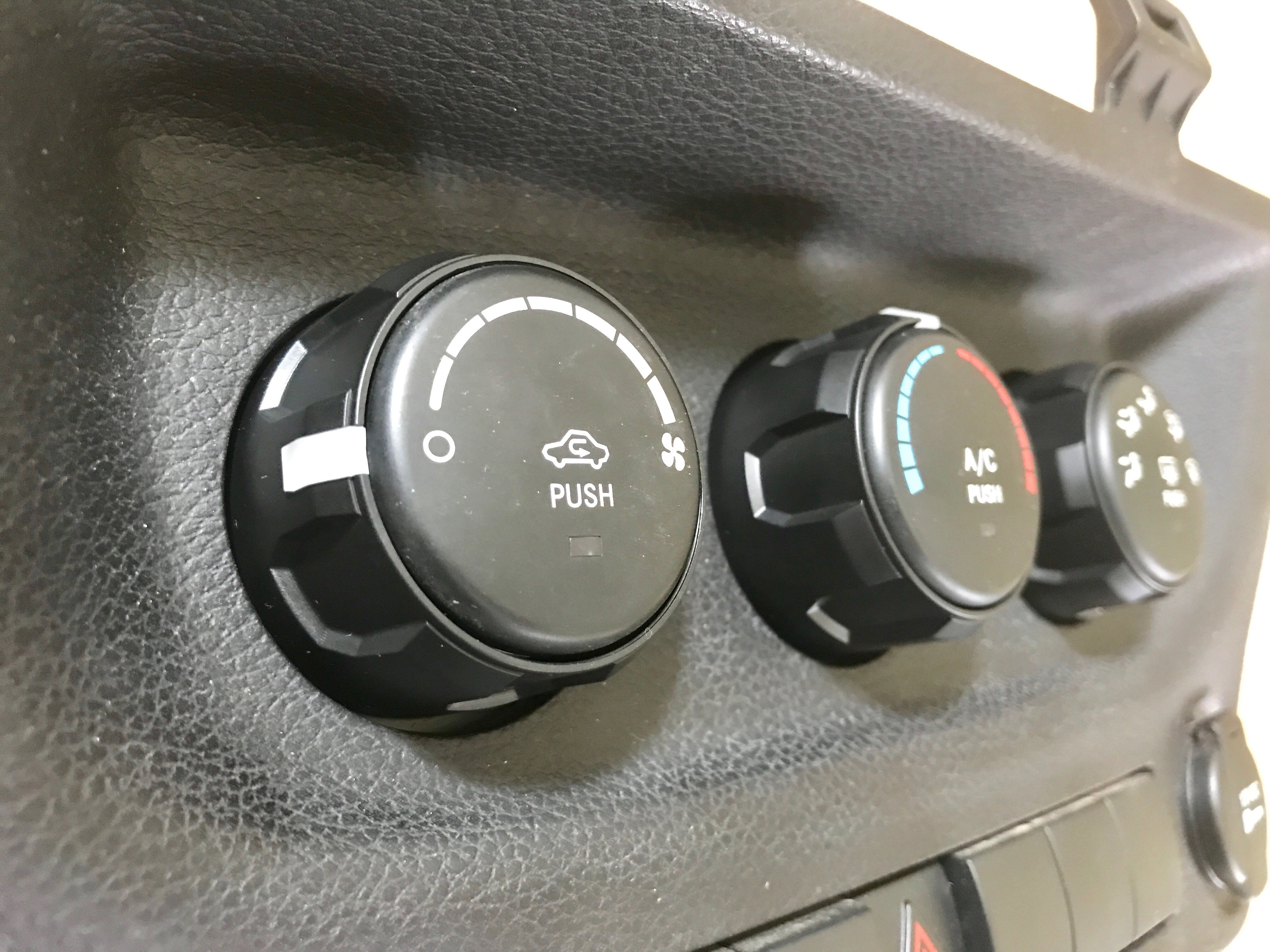 Climate Knobs (2011-2018 Wrangler JK) - PINK