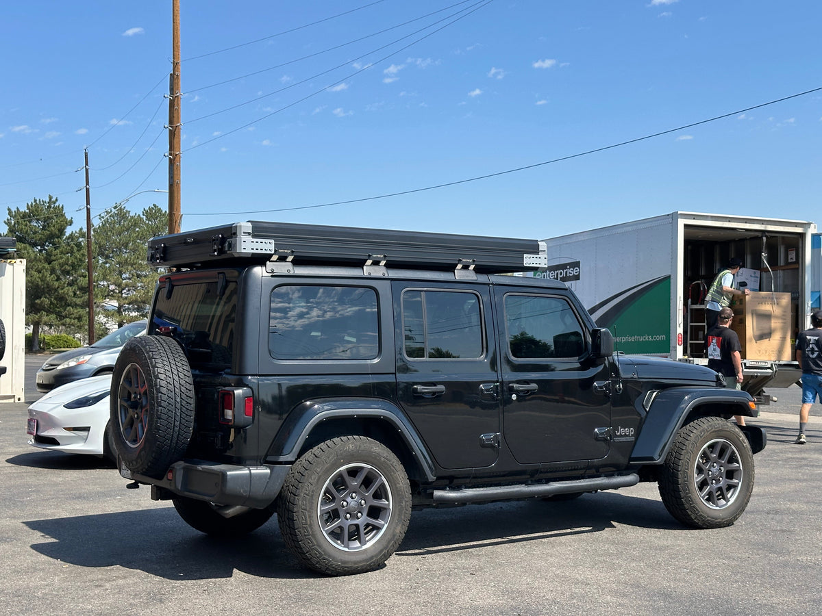 Dirtbox Overland rackless roof top tent for Jeep Wrangler