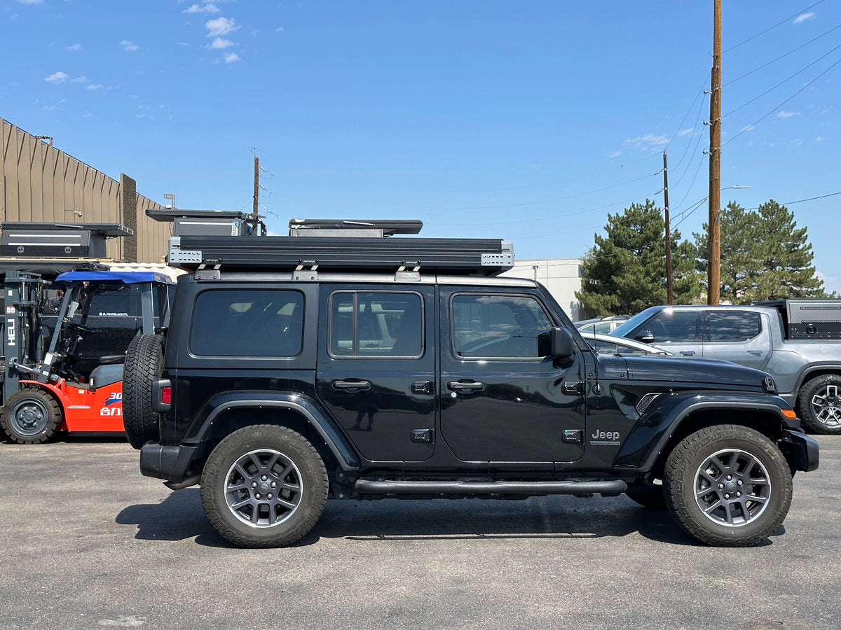 Dirtbox Overland rackless roof top tent for Jeep Wrangler