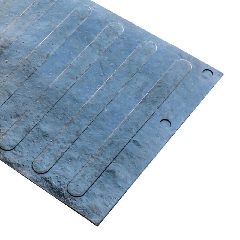 Westin Mid Size Tailgate Mat