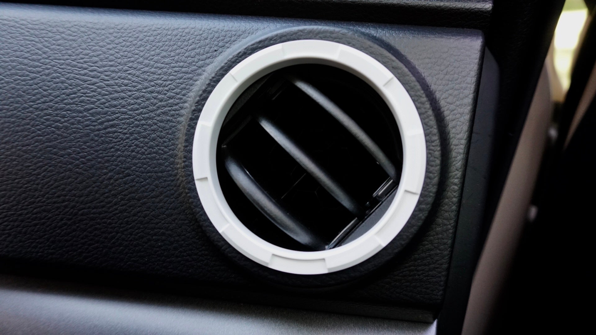 Vent Rings (2014-2021 Tundra) - WHITE