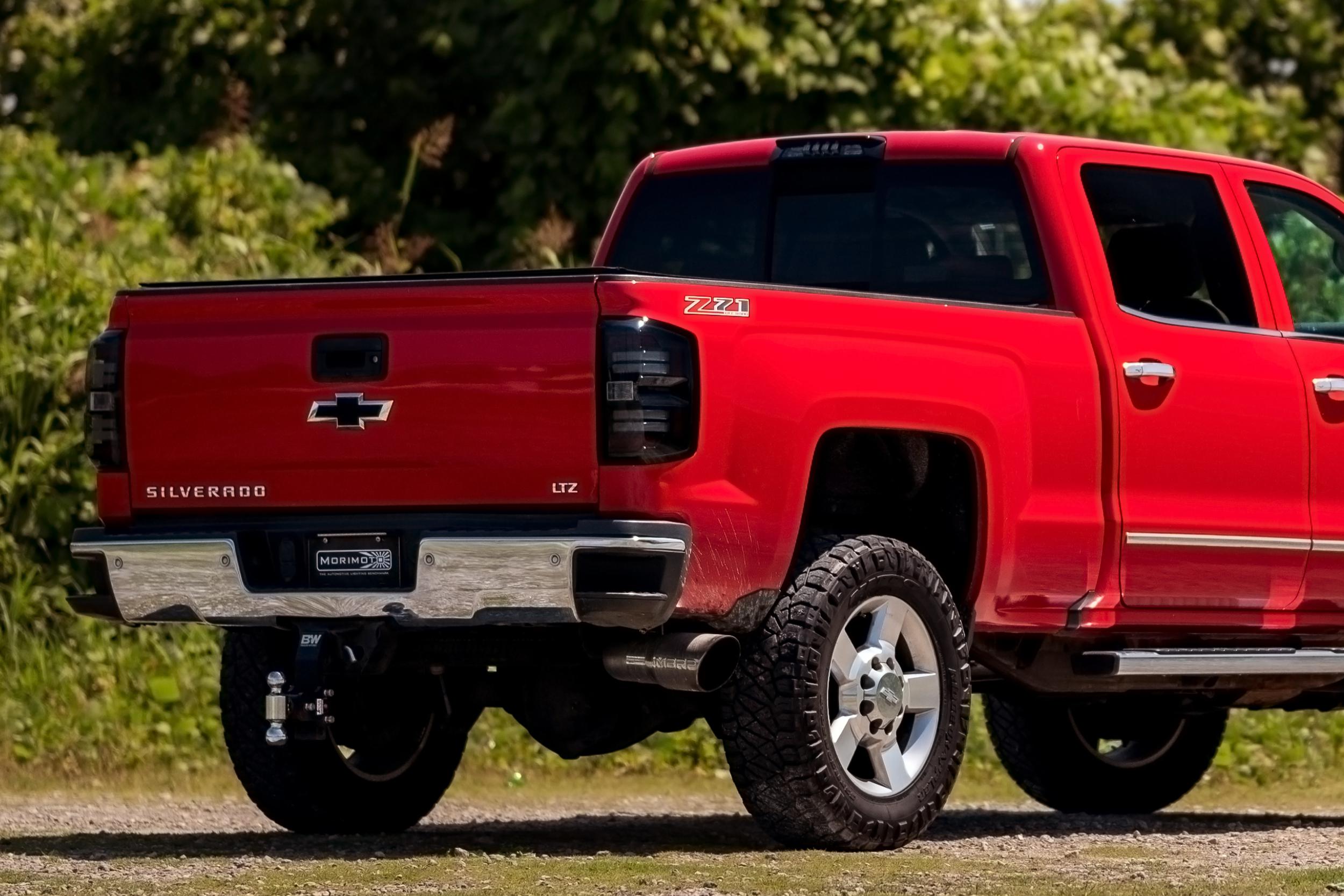 Morimoto Chevrolet Silverado (14-18) 1500 XB LED Tail Lights (Smoked)