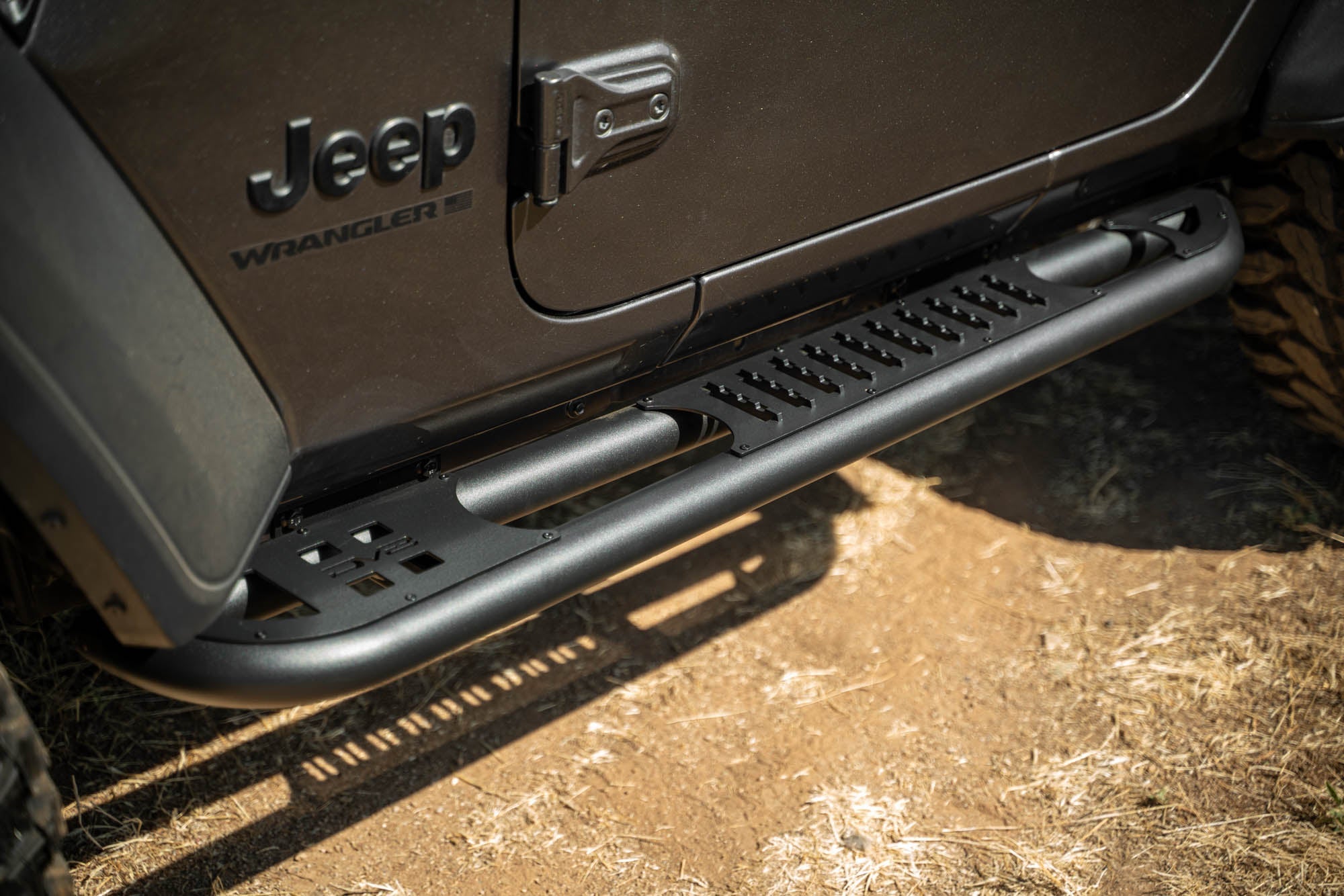 2-Door-Jeep-Wrangler-JL-OE-Plus-Side-Steps-Installed-2 - NVMOS