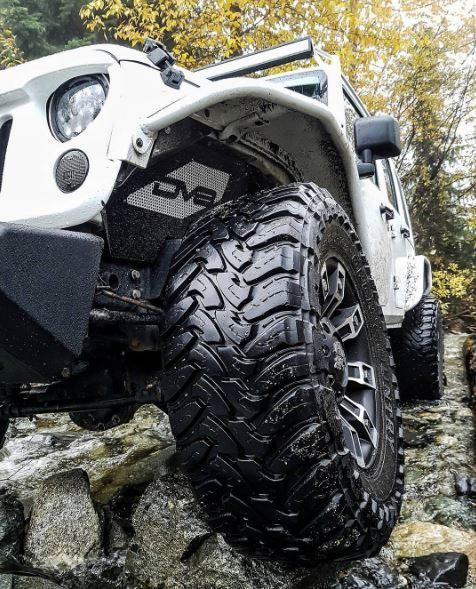 2007-18-jeep-jk-front-inner-fenders-with-rock-lights-black-dv8-offroad-infend-01fbrl-10 - NVMOS