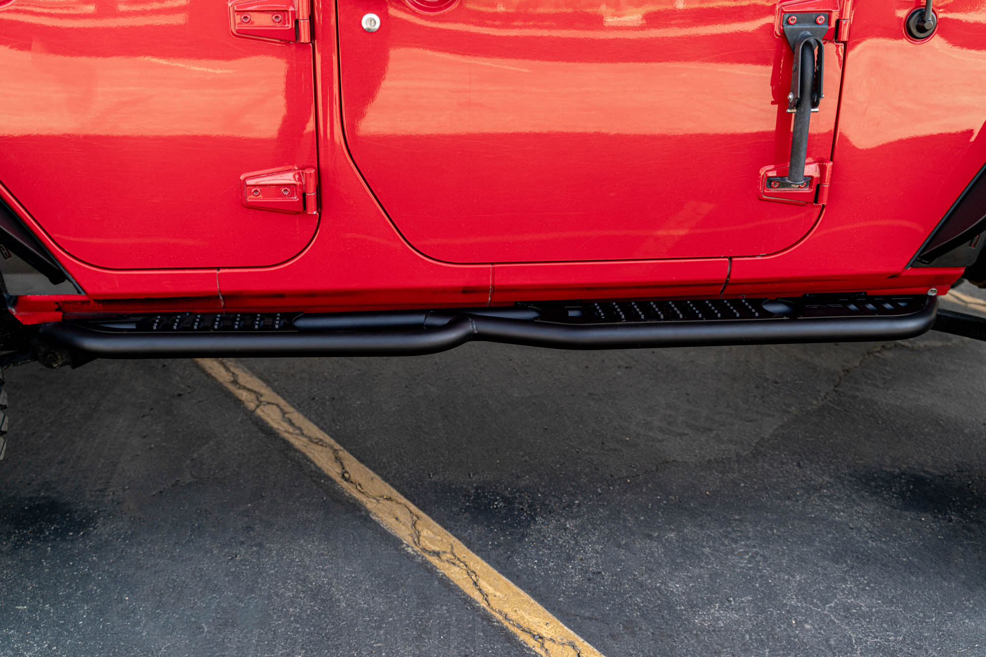 2007-2018-4-Door-Jeep-Wrangler-JK-OE-Plus-Side-Steps_Installed-03 - NVMOS