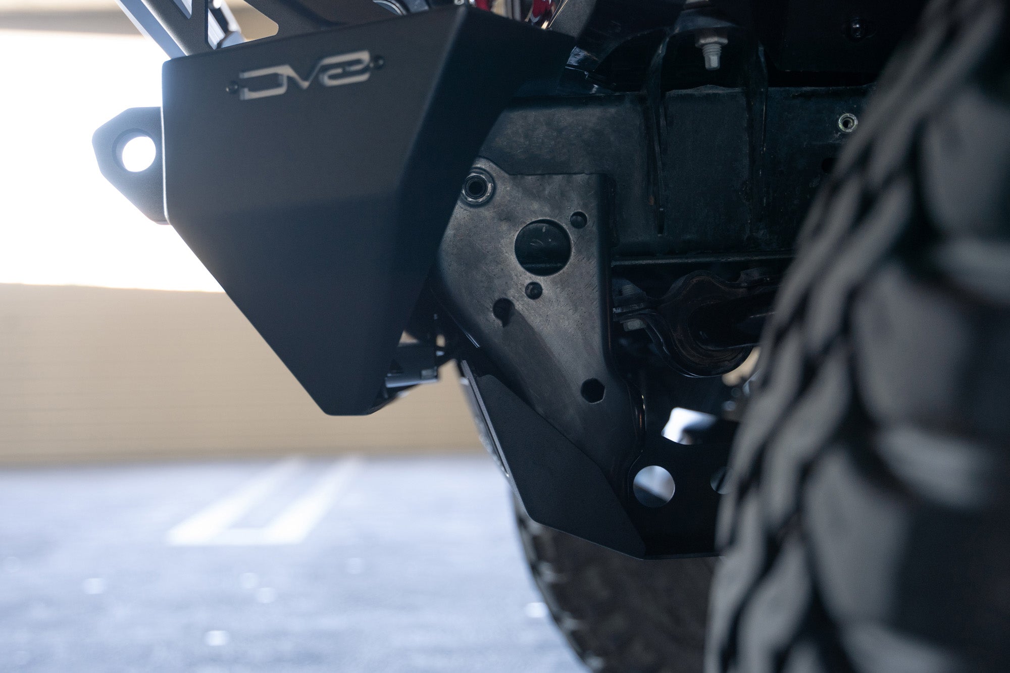 2018-2023-Jeep-JL_JT-Sway-Bar-Disconnect-Skid-Plate_Installed-04 - NVMOS