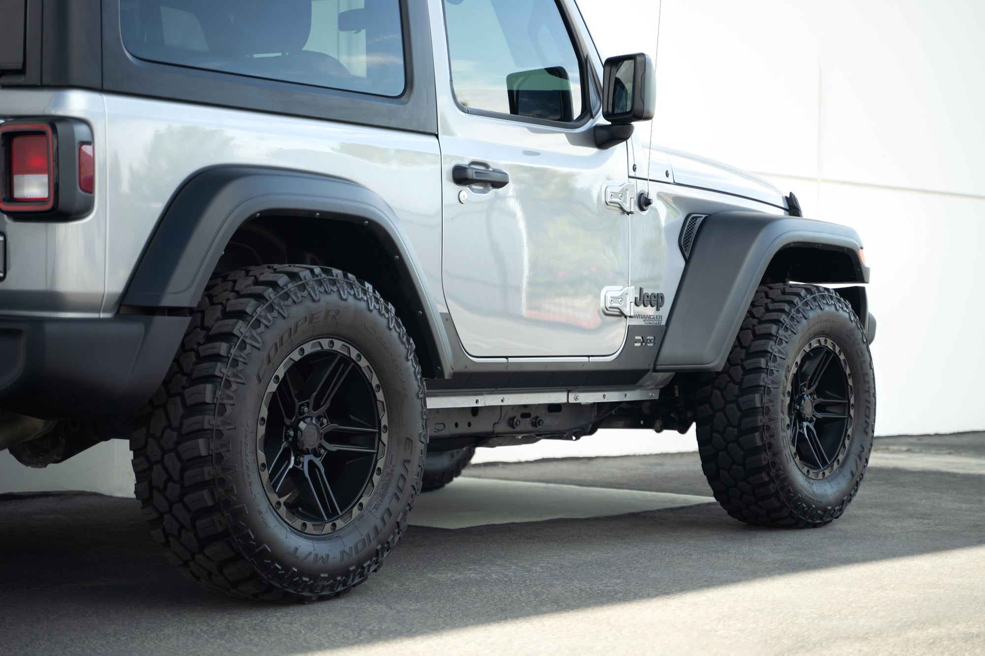 2018-2023-Jeep-Wrangler-JL-2-Door-Rock-Skins_Installed-03 - NVMOS