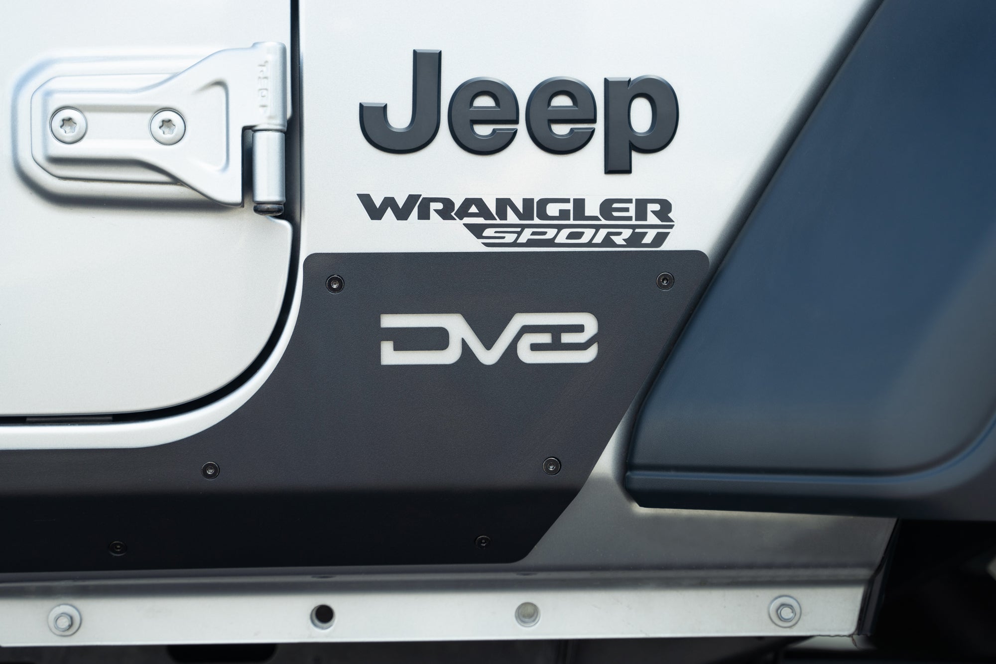 2018-2023-Jeep-Wrangler-JL-2-Door-Rock-Skins_Installed-07 - NVMOS
