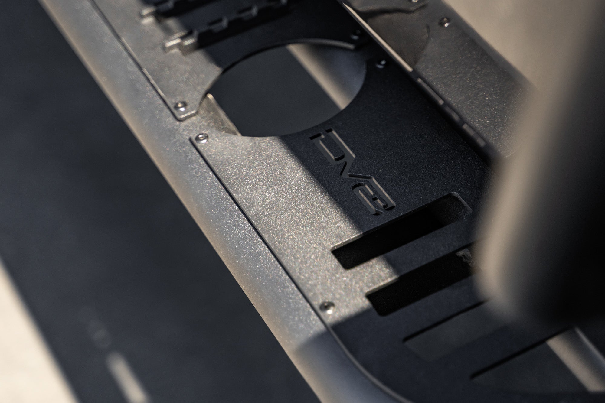 2018-2023-Jeep-Wrangler-JL-OE-Plus-4-Door-Side-Steps_installed_8 - NVMOS