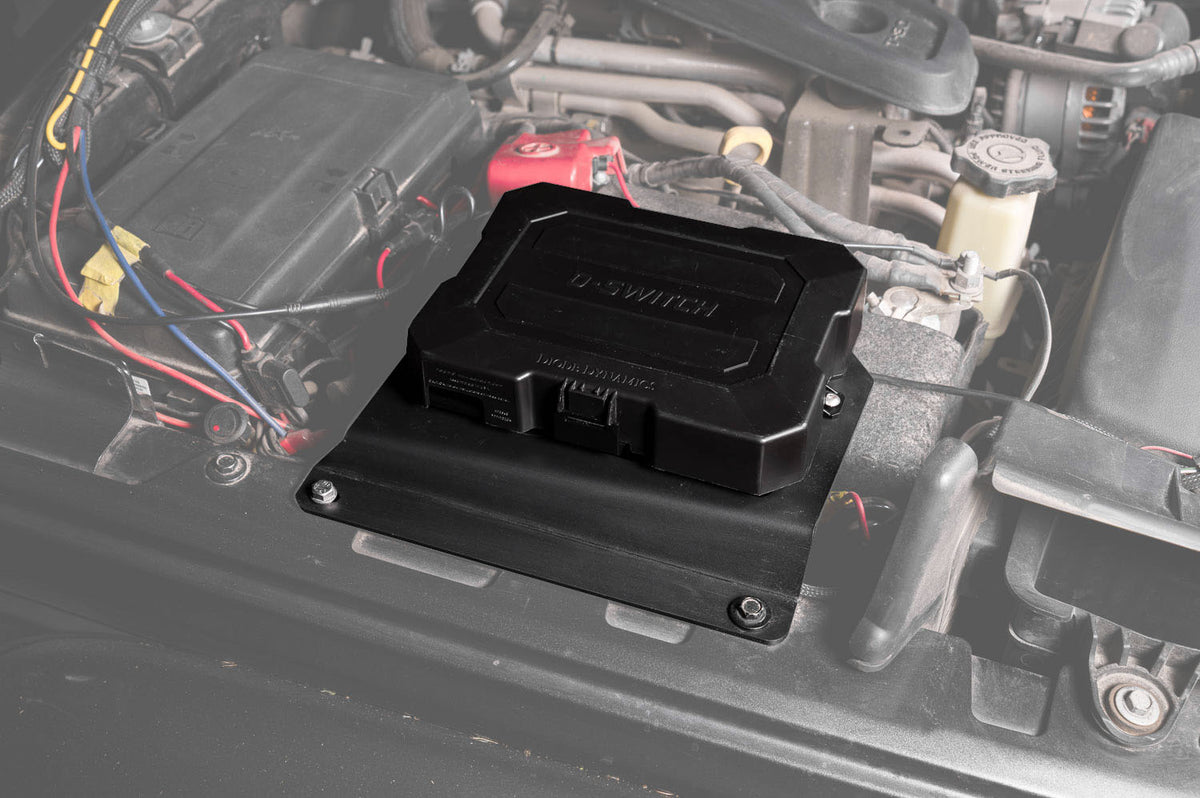 Diode Dynamics D-Switch hub mounting kit for Jeep JL Wrangler – installed