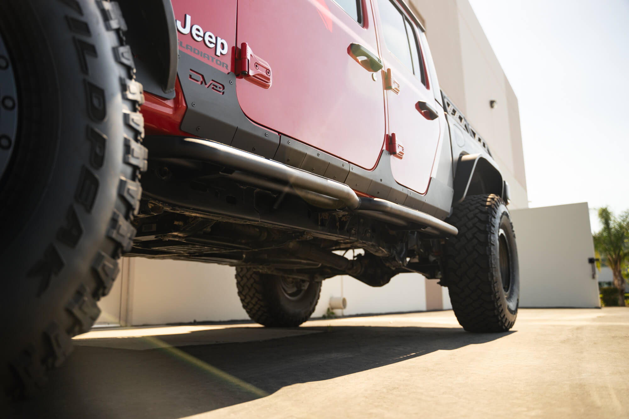 2020-2023-Jeep-Gladiator-JT-OE-Plus-Side-Steps_Installed-6 - NVMOS