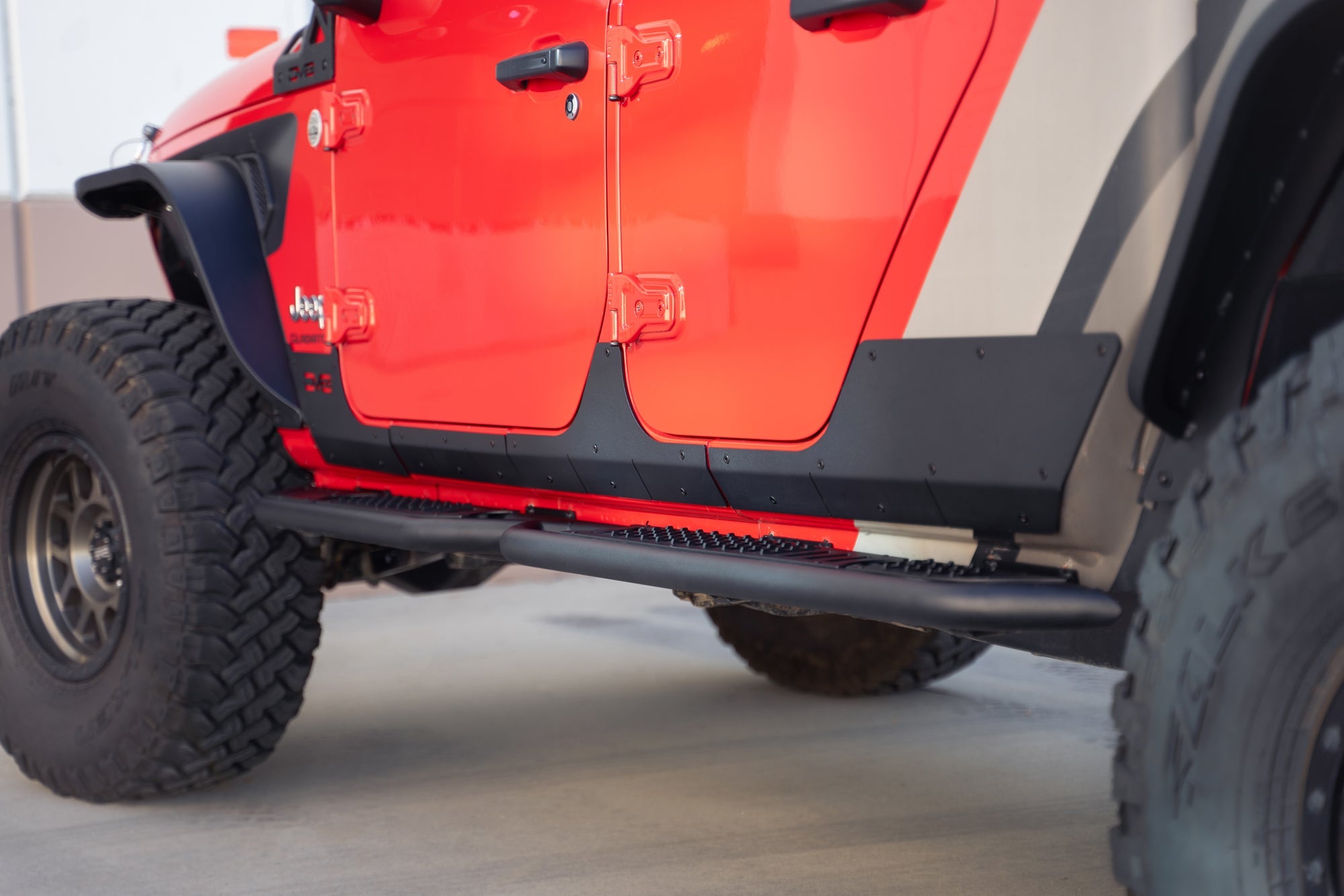 2020-2023-Jeep-Gladiator-JT-Rock-Skins_Installed-03 - NVMOS