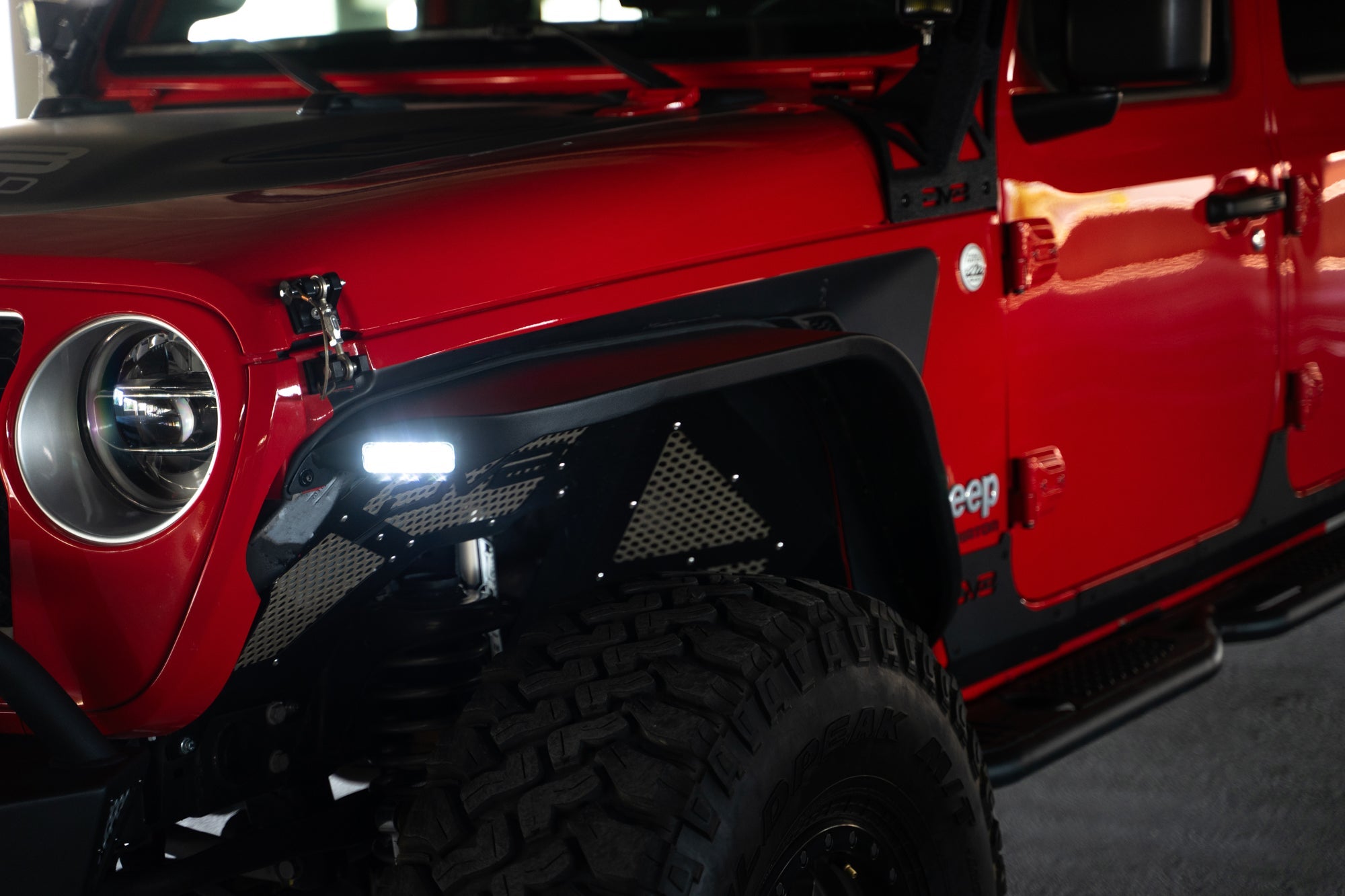 2020-2023_Jeep-Gladiator-JT-Slim-Fender-Flares_Installed-04 - NVMOS