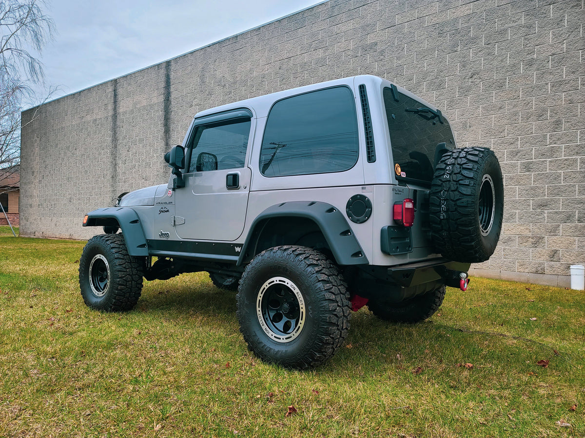Clayton Off Road Overland+ 4.0-inch short arm lift kit for 2004-2006 Jeep Wrangler LJ