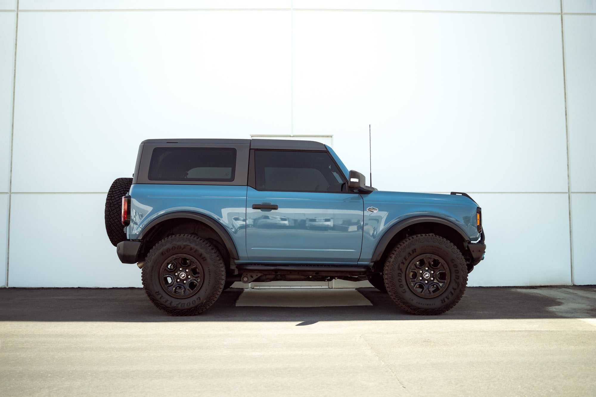 2021-2023-Ford-Bronco-2-Door-Pinch-Weld-Covers_installed_1 - NVMOS