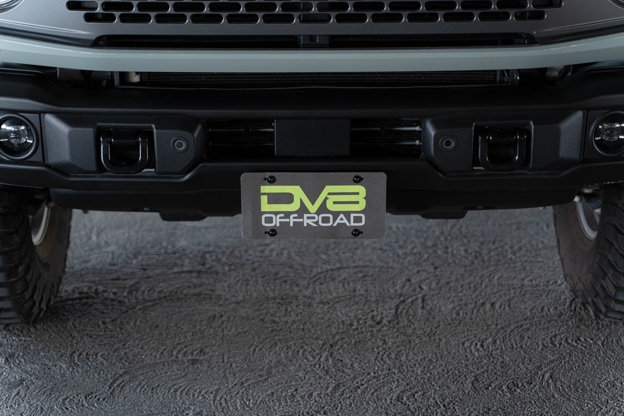 2021-2023-Ford-Bronco-Capable-Bumper-Front-License-Plate-Mount_Installed-12 - NVMOS