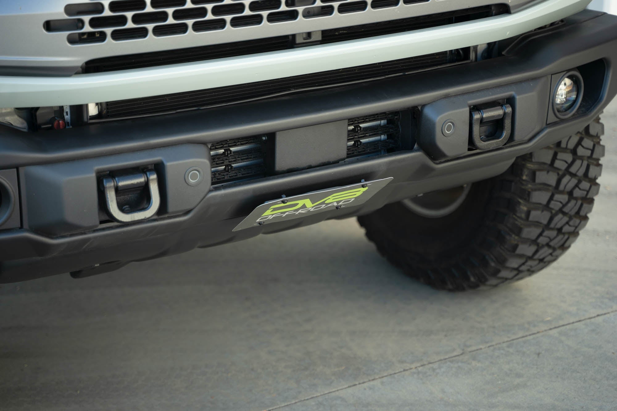 2021-2023-Ford-Bronco-Capable-Bumper-Slanted-Front-License-Plate-Mount_installed_11 - NVMOS