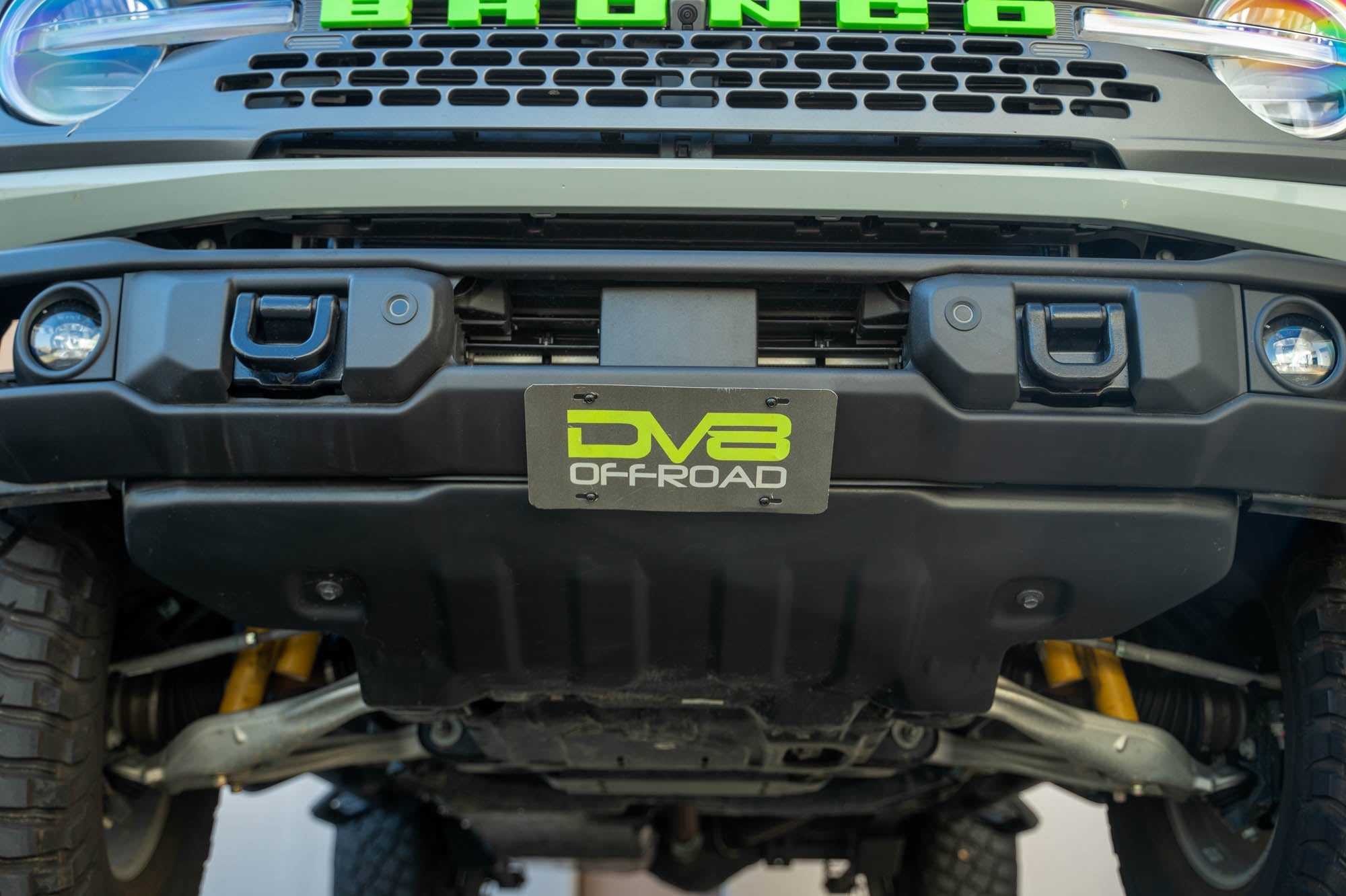 2021-2023-Ford-Bronco-Capable-Bumper-Slanted-Front-License-Plate-Mount_installed_13 - NVMOS