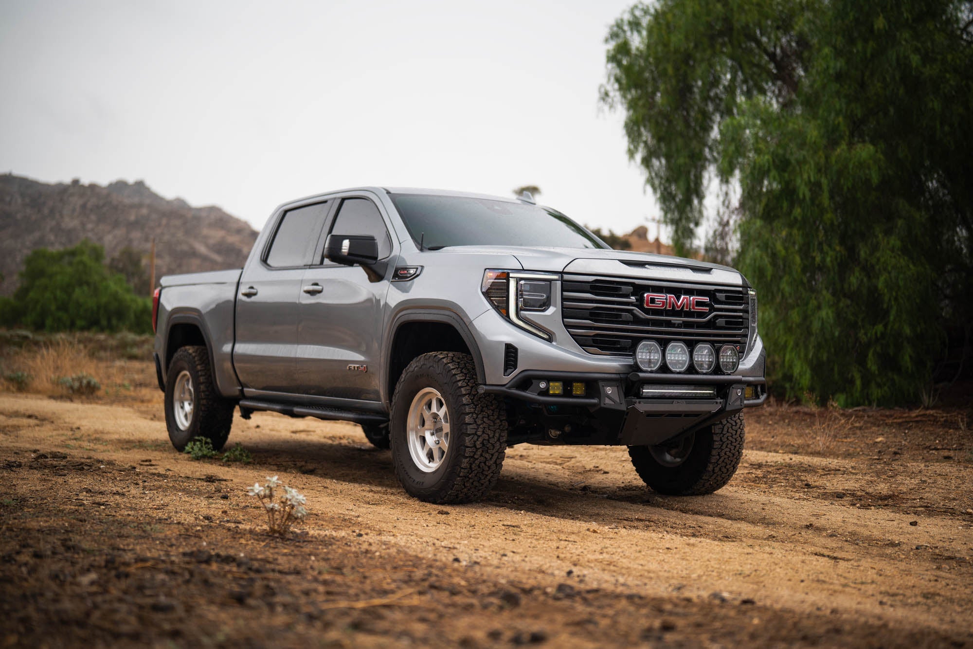 2022-up-GMC-Sierra-1500-Tube-Front-Bumper-installed-13 - NVMOS