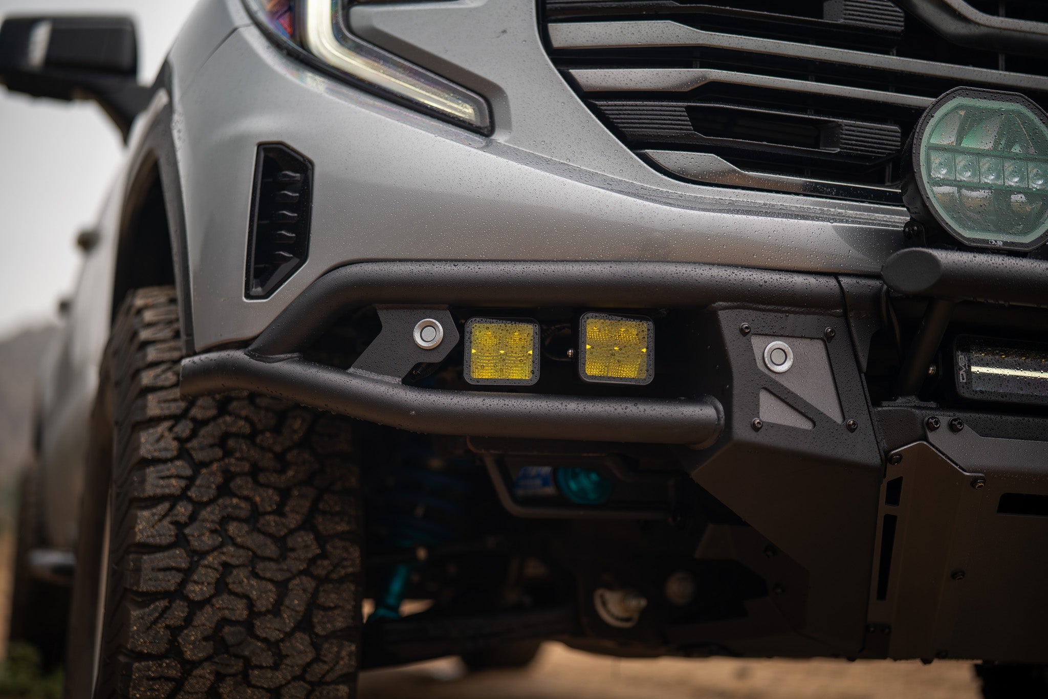 2022-up-GMC-Sierra-1500-Tube-Front-Bumper-installed-4 - NVMOS