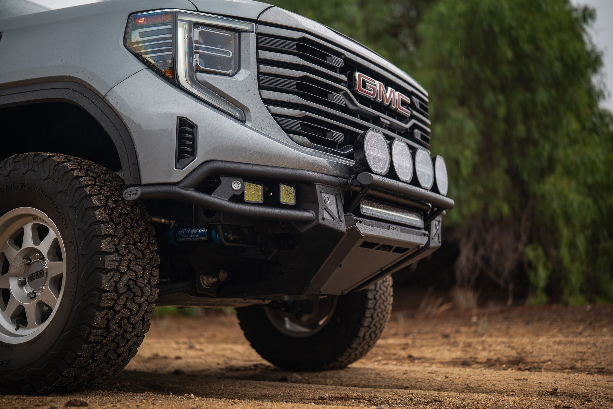 2022-up-GMC-Sierra-1500-Tube-Front-Bumper-installed-8 - NVMOS