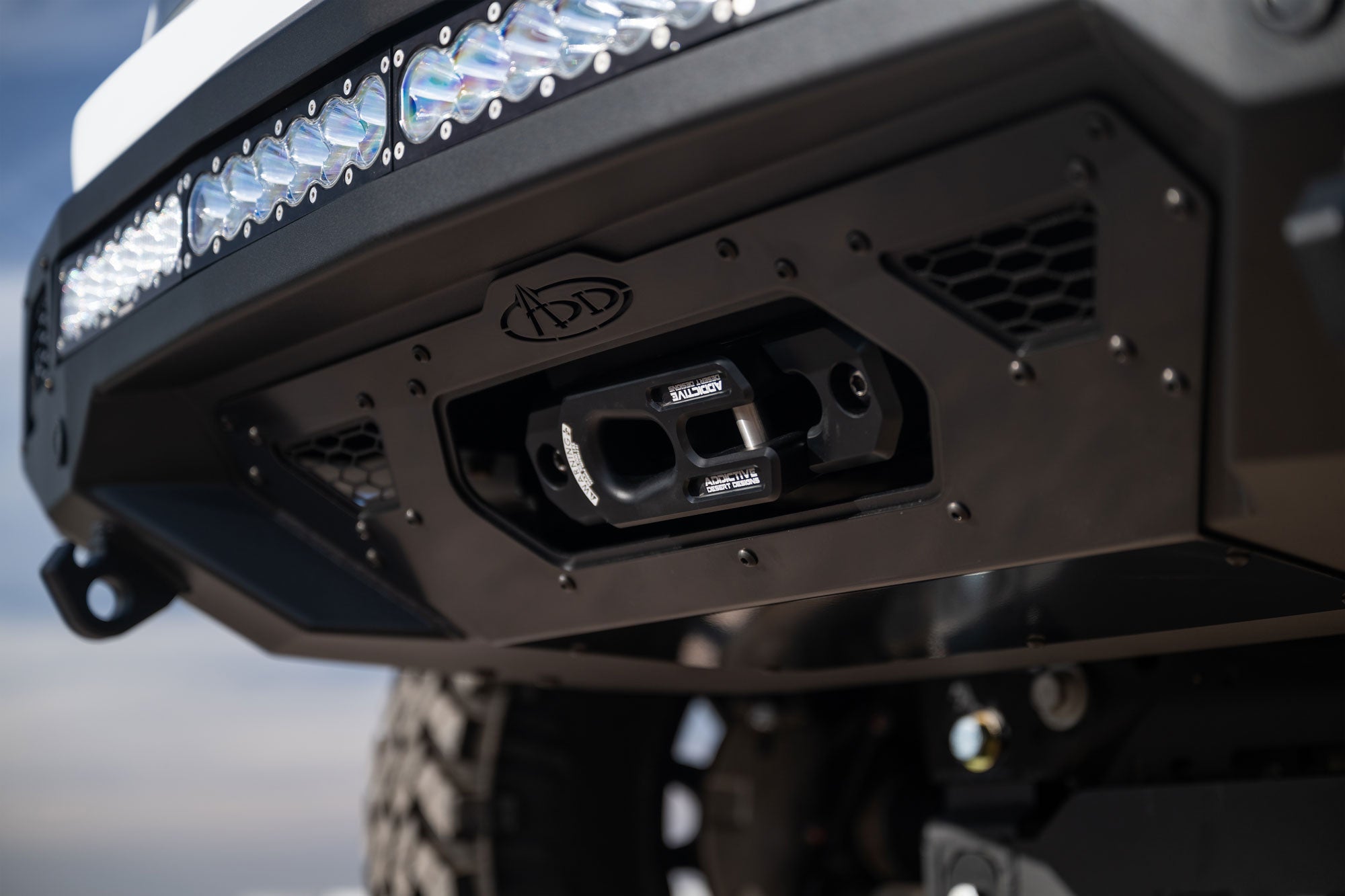 2022_GMC-Sierra-1500-Stealth-Fighter-Front-Bumper-Outdoor-Winch-7_e49577e8-b7af-444e-941a-b6c7d12160dc - NVMOS