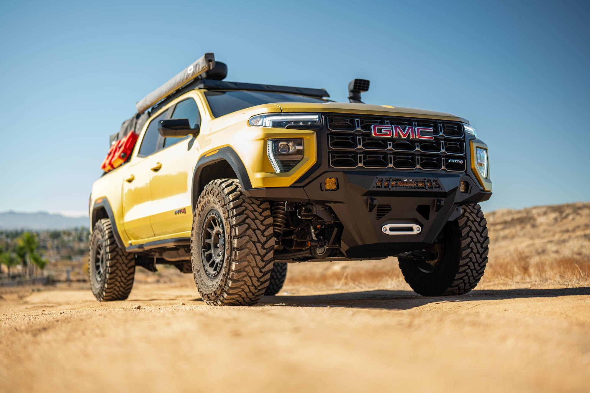 2023-2024-Chevy-Colorado-_-GMC-Canyon-OE-Plus-Side-Steps-Installed-8 - NVMOS