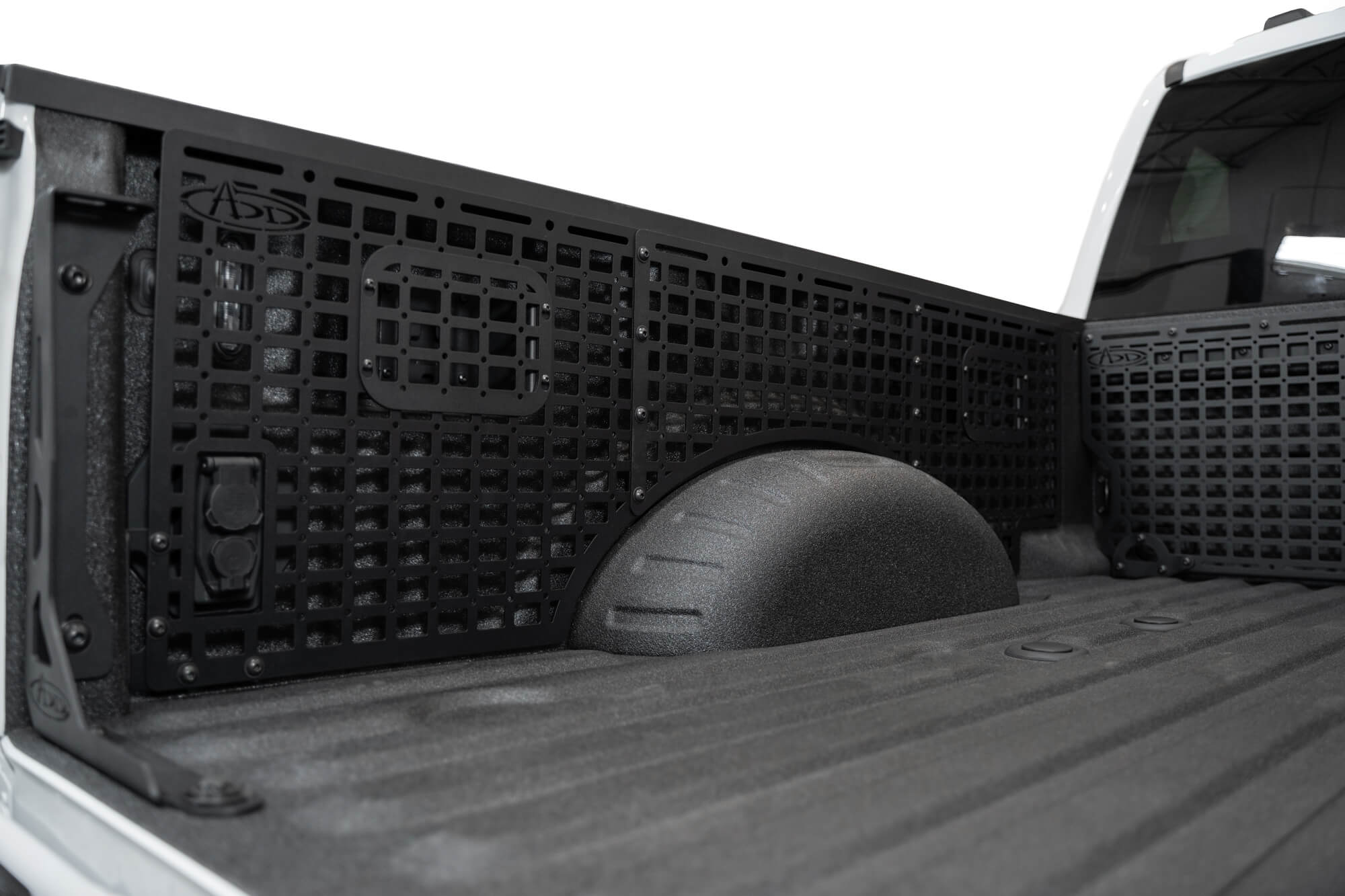 2023-Ford-F-250-350-Super-Duty-Bed-Side-Molle-Panel-driver_Installed_05 - NVMOS