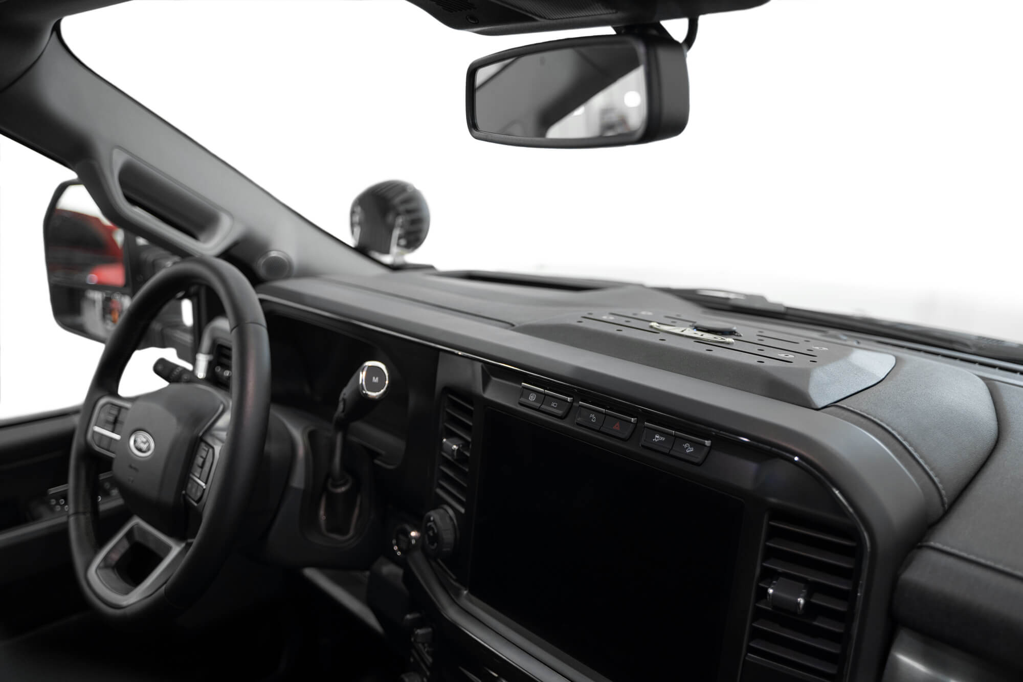 2023-Ford-F-250-350-Super-Duty-Digital-Dash-Mount_Installed_01 - NVMOS