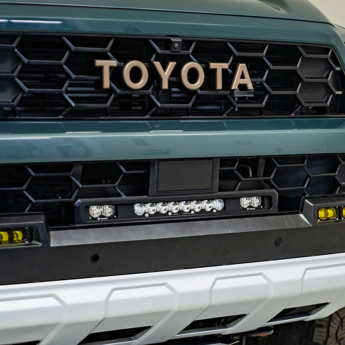 Baja Designs S8 10-inch/S2 Pro Grille Light Replacement Kit - 2025-2026 Toyota 4Runner, TRD Pro