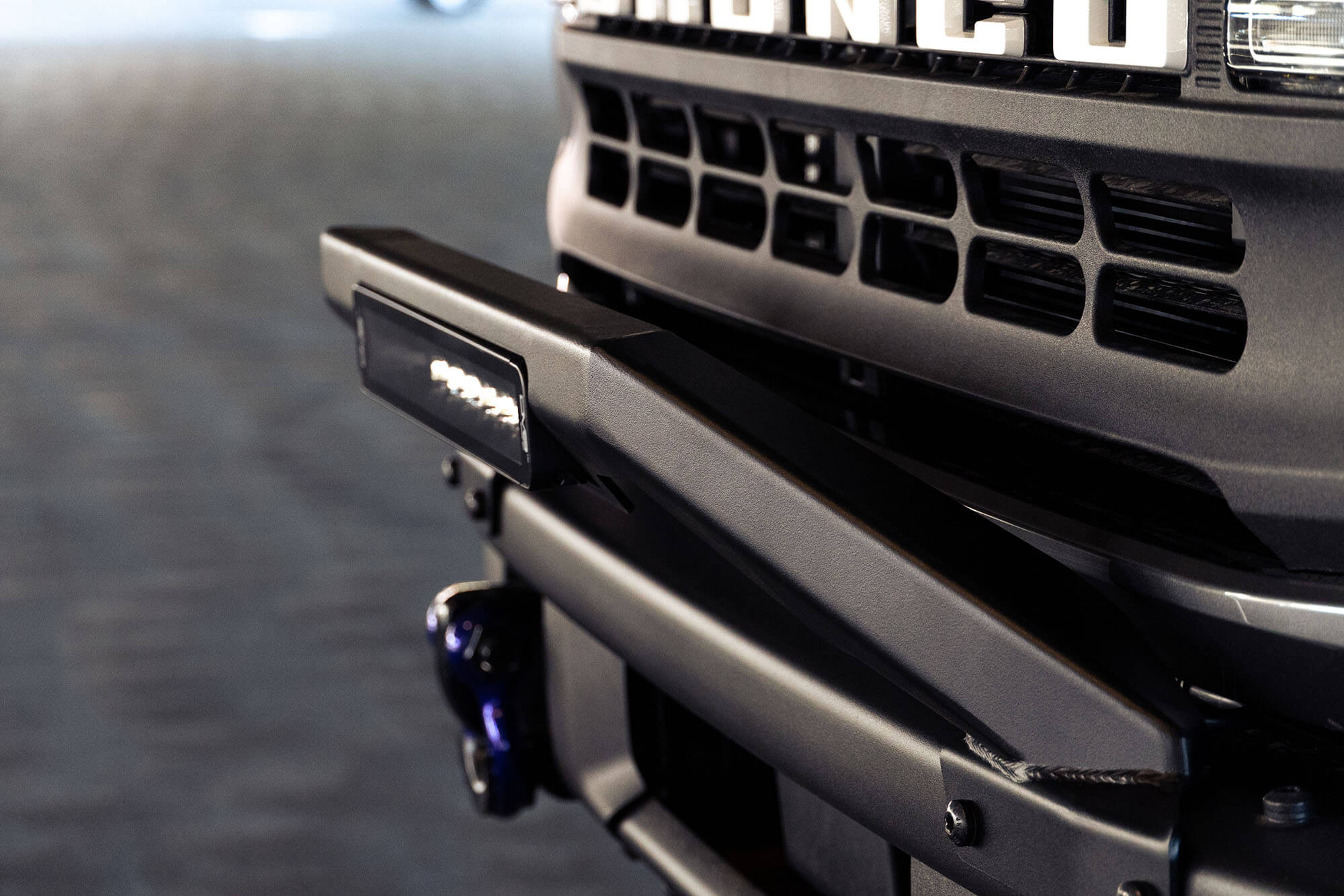 6th-gen-bronco-modular-steel-bumper-bull-bar-with-light - NVMOS