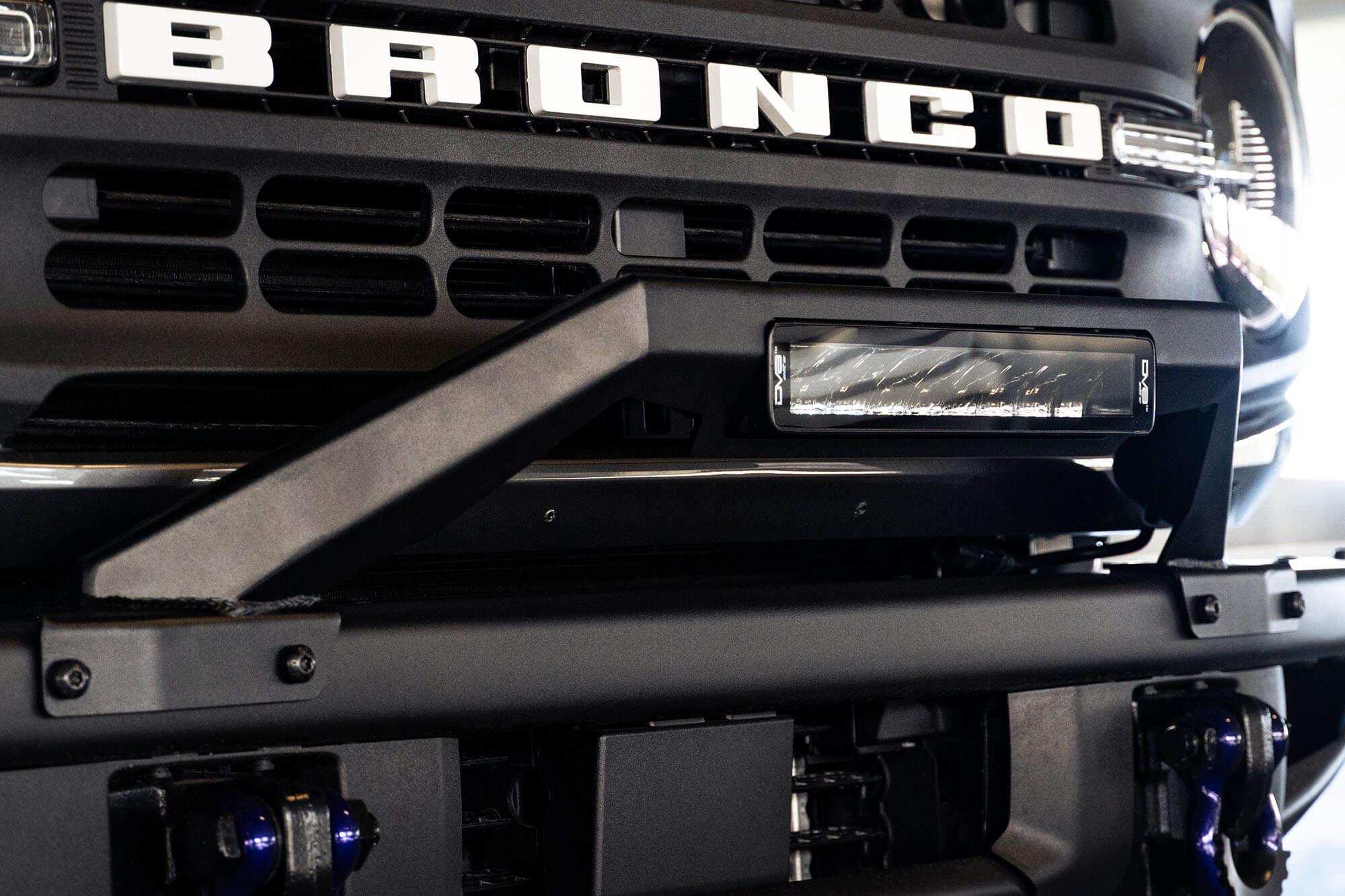 6th-gen-ford-bronco-factory-steel-bumper-bull-bar - NVMOS