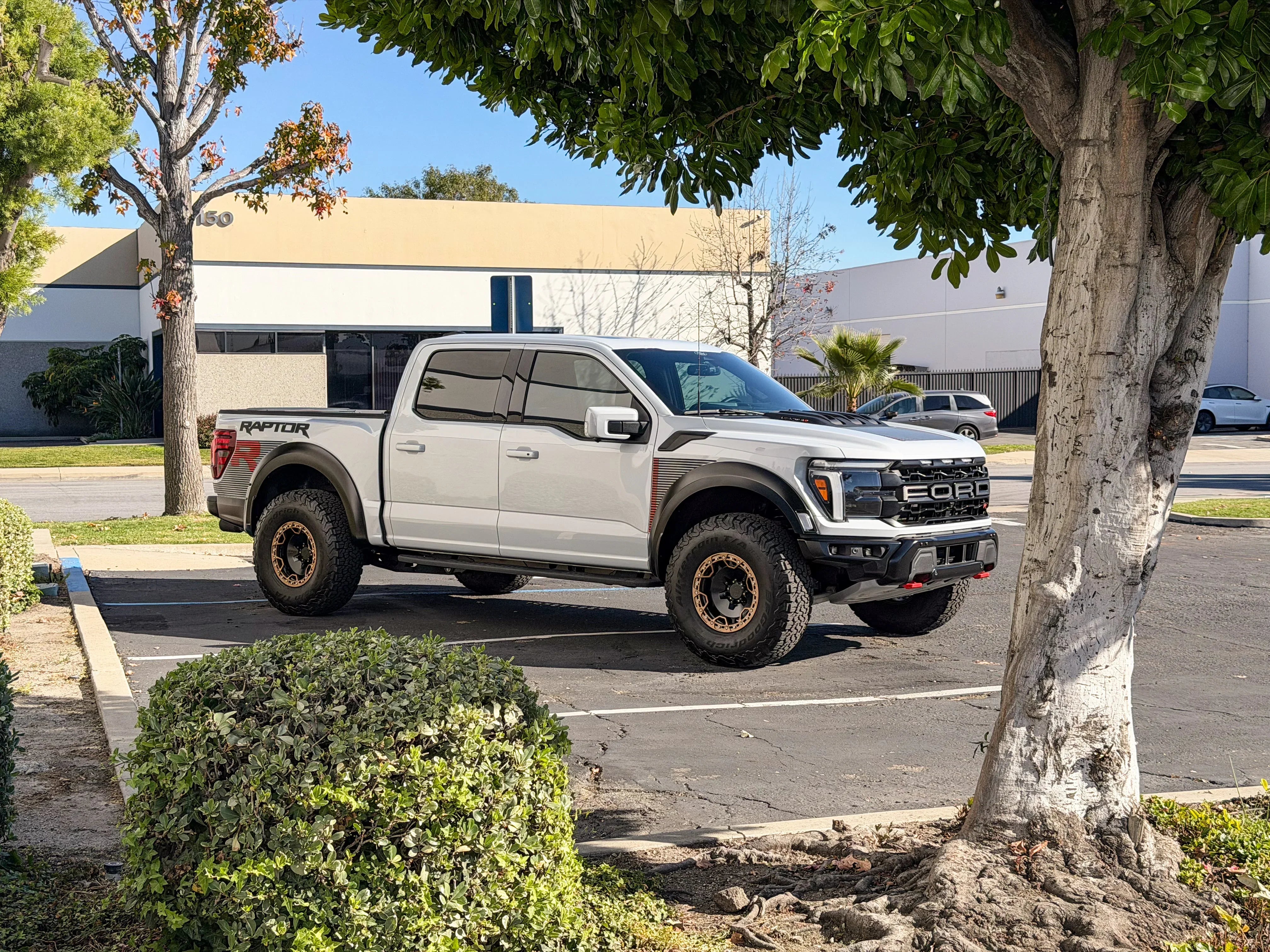 ADV-Classic_Beadlock_Ford_F150_Raptor_6_e8c4a6c6-6f5e-431f-a7f2-674398168623 - NVMOS