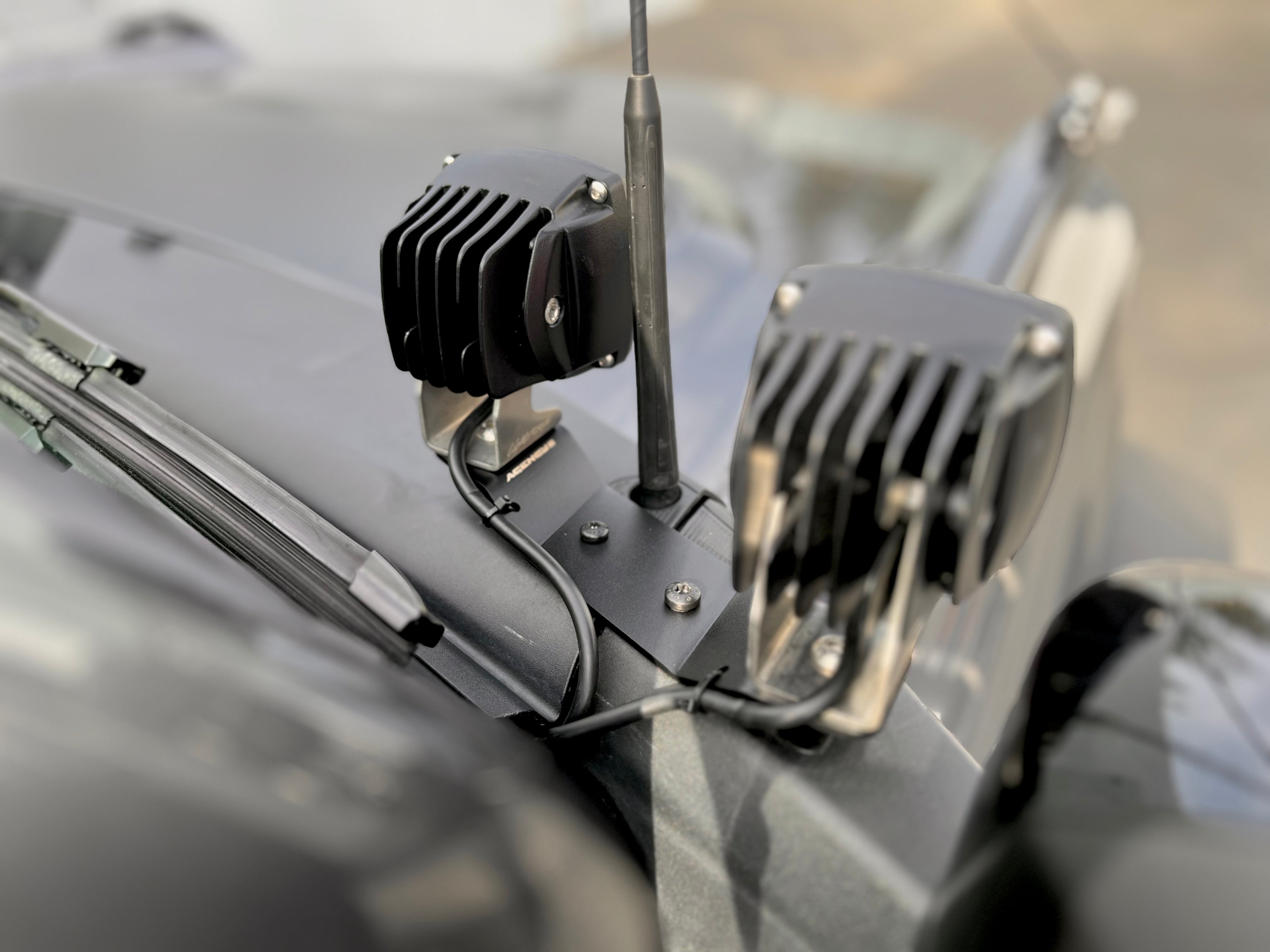 BRONCO_COWLIGHT_BRACKET_STILL_04 - NVMOS